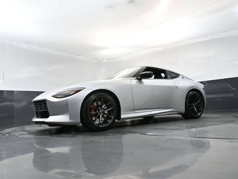 Used 2023 Nissan Z w/ Floor Mat Package (L93) RWD image 18