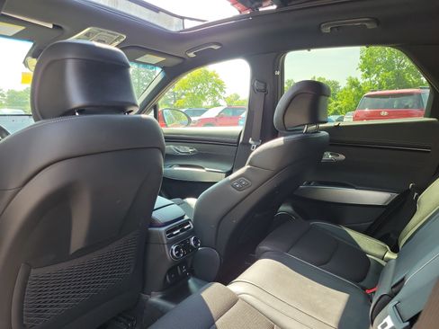 Used 2023 Genesis GV70 2.5T w/ Sport Prestige Package AWD/4WD image 14