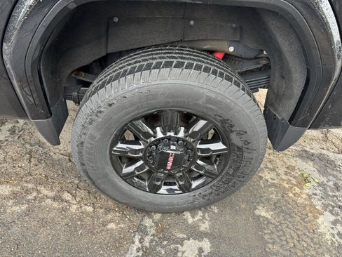 Used 2024 GMC Sierra 3500 Denali w/ Denali Reserve Package AWD/4WD image 11