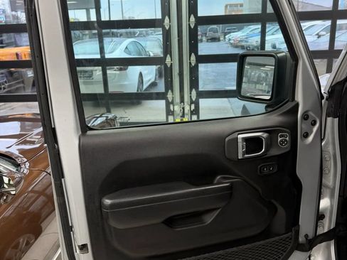 Used 2022 Jeep Wrangler Unlimited Sport AWD/4WD image 12