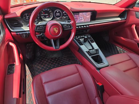 Certified 2024 Porsche 911 Targa 4 AWD/4WD image 4