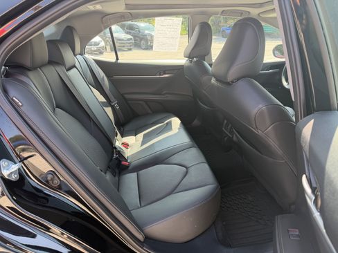 Used 2024 Toyota Camry XSE FWD image 9