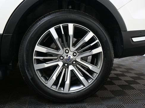 Used 2018 Ford Explorer Platinum image 38