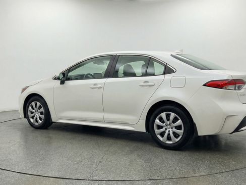 Used 2025 Toyota Corolla LE FWD image 6