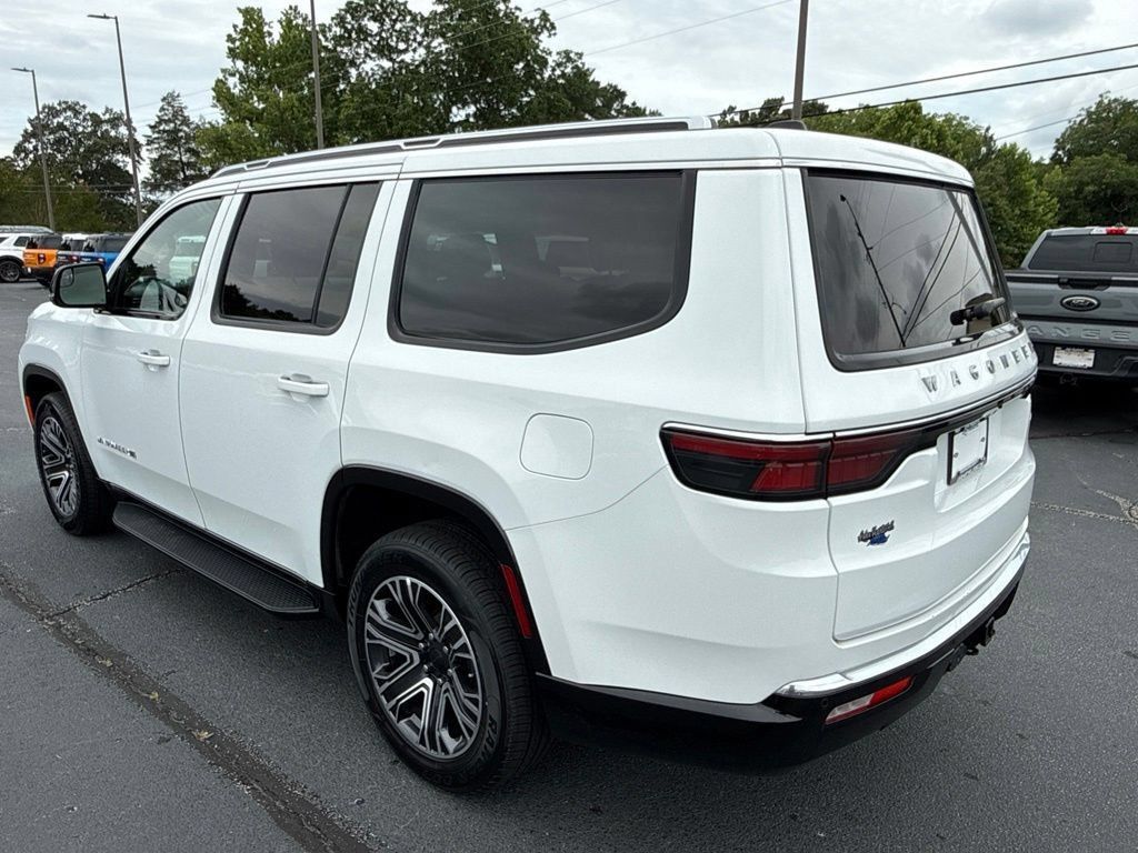 Used 2024 Jeep Wagoneer Series II w/ Flexible Seating Group RWD image 3