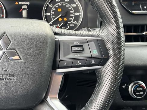 Used 2024 Mitsubishi Outlander SE image 31