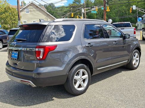 Used 2016 Ford Explorer XLT w/ Equipment Group 202A image 6