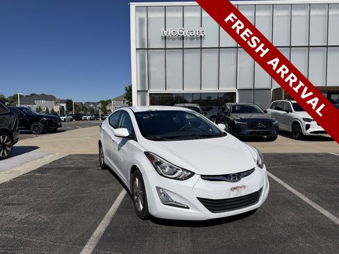 Used 2016 Hyundai Elantra SE w/ Option Group 02 FWD image 1