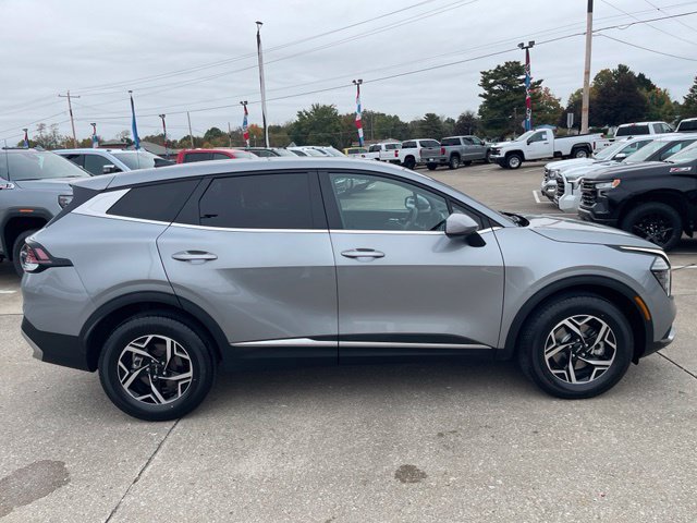 Used 2024 Kia Sportage LX AWD/4WD image 8