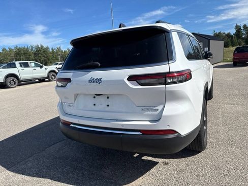 Used 2023 Jeep Grand Cherokee L Limited AWD/4WD image 8