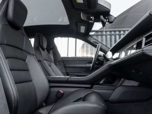 New 2026 Porsche Taycan Turbo image 39