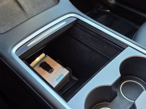 Used 2023 Tesla Model Y Long Range image 28