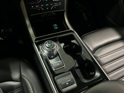 Used 2020 Ford Edge SEL w/ Cold Weather Package AWD/4WD image 10