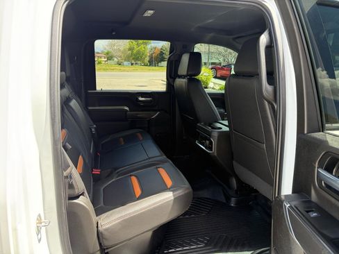 Used 2022 GMC Sierra 2500 AT4 AWD/4WD image 6