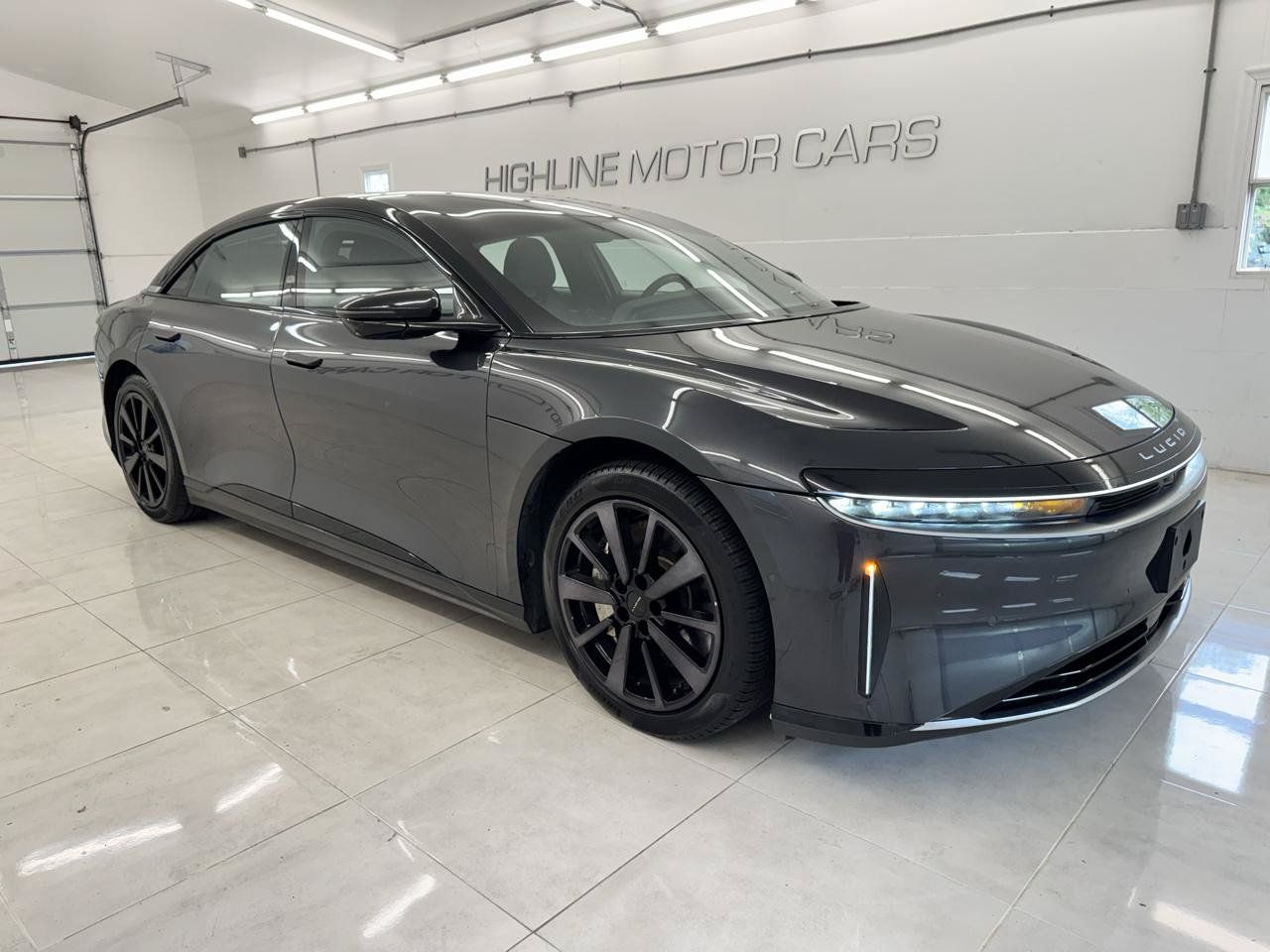 Used 2023 Lucid Air Grand Touring AWD/4WD image 3
