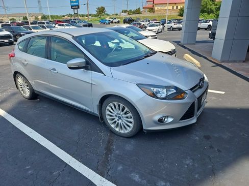 Used 2012 Ford Focus Titanium FWD image 2