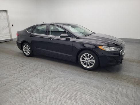 Used 2020 Ford Fusion SE image 11