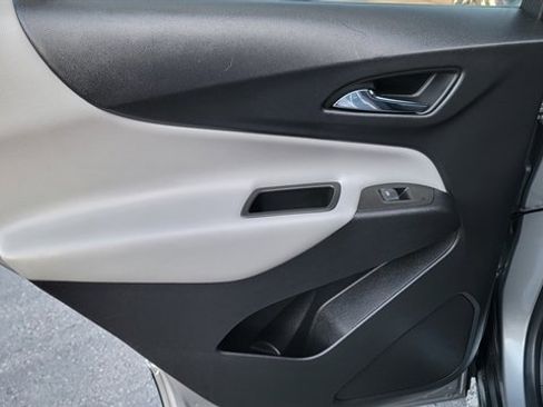Used 2023 Chevrolet Equinox LT image 43