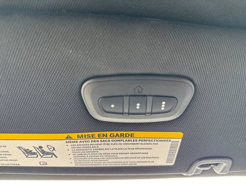 Used 2026 Chrysler Pacifica Limited FWD image 25