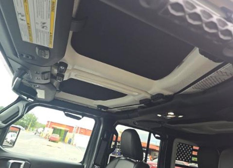 Used 2022 Jeep Wrangler Unlimited Sahara AWD/4WD image 16