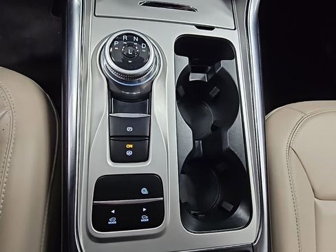 Used 2022 Ford Explorer XLT w/ Equipment Group 202A image 21