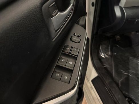 Used 2016 Toyota Camry SE image 19