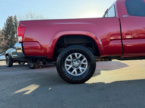 Used 2016 Toyota Tacoma TRD Sport image 70