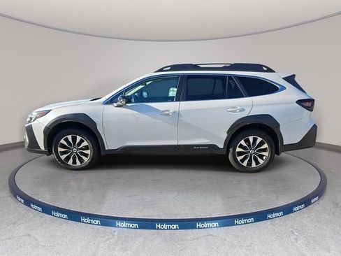 Used 2023 Subaru Outback Limited image 8