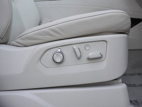 Used 2024 Cadillac Escalade Sport Platinum image 44