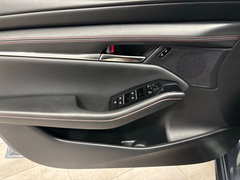 Certified 2025 MAZDA MAZDA3 Carbon image 18