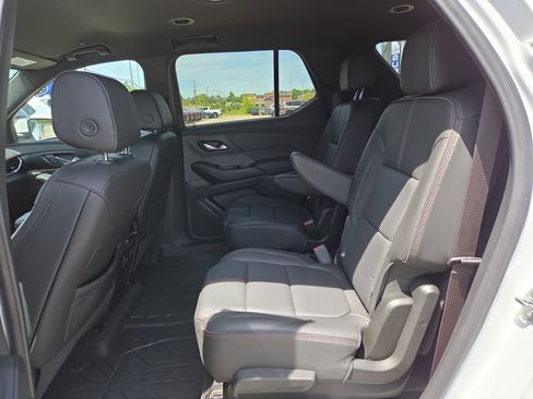 Used 2023 Chevrolet Traverse RS w/ LPO, Floor Liner Package FWD image 11