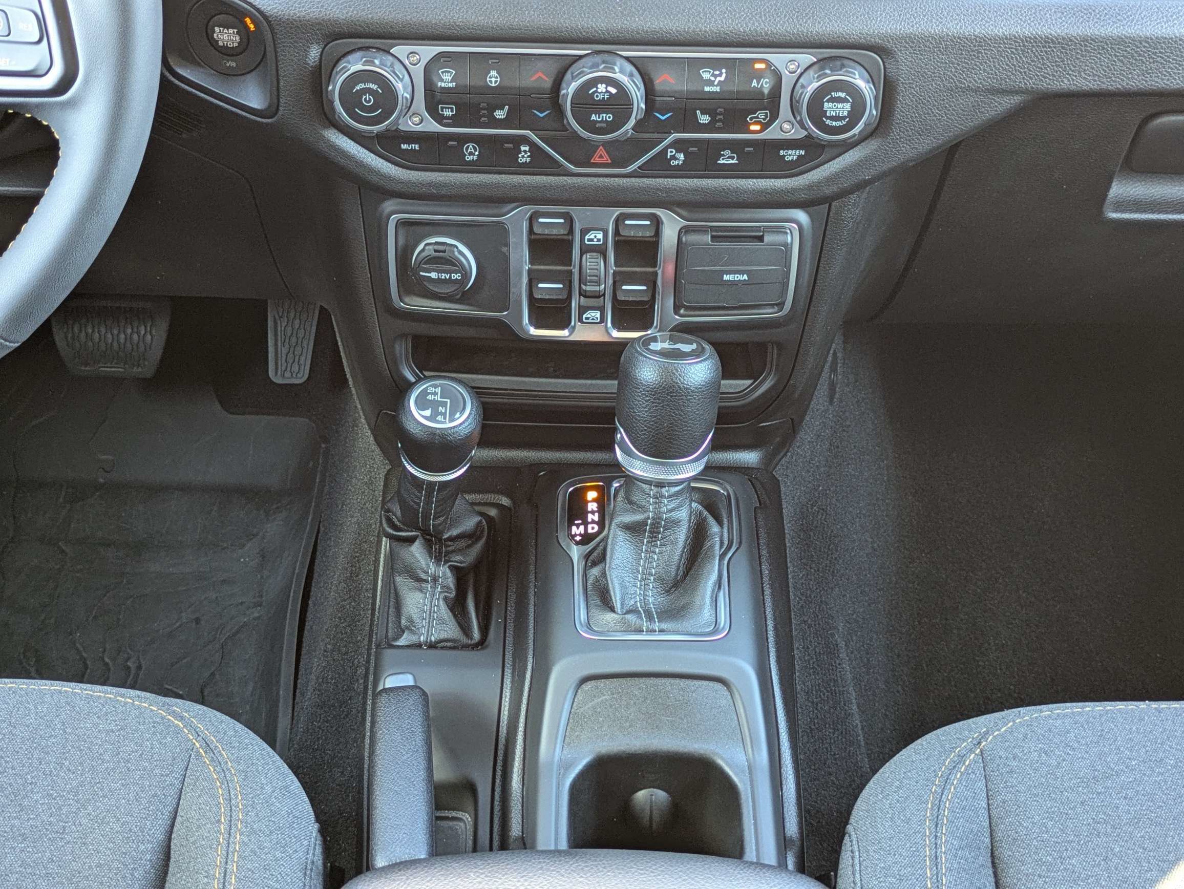 Used 2024 Jeep Wrangler Unlimited Sport AWD/4WD image 19