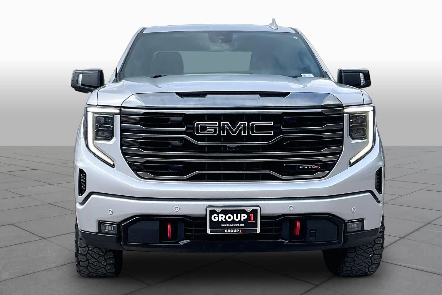 Used 2022 GMC Sierra 1500 AT4 w/ Sierra Safety Plus Package AWD/4WD image 4