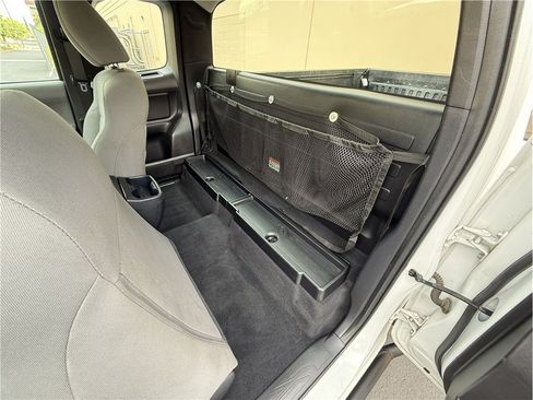 Used 2018 Toyota Tacoma SR RWD image 18