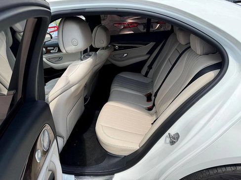 Used 2017 Mercedes-Benz E 300 4MATIC image 15