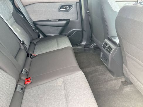 Used 2023 Nissan Rogue SV image 13