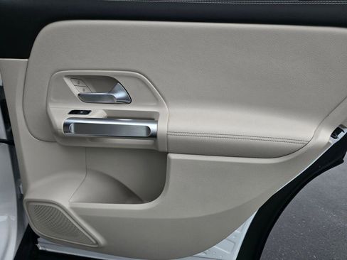 Certified 2025 Mercedes-Benz GLB 250 GLB 250 image 25