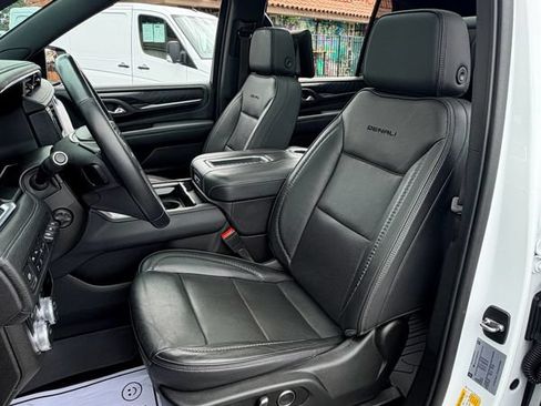 Used 2021 GMC Yukon XL Denali w/ Denali Premium Package AWD/4WD image 28