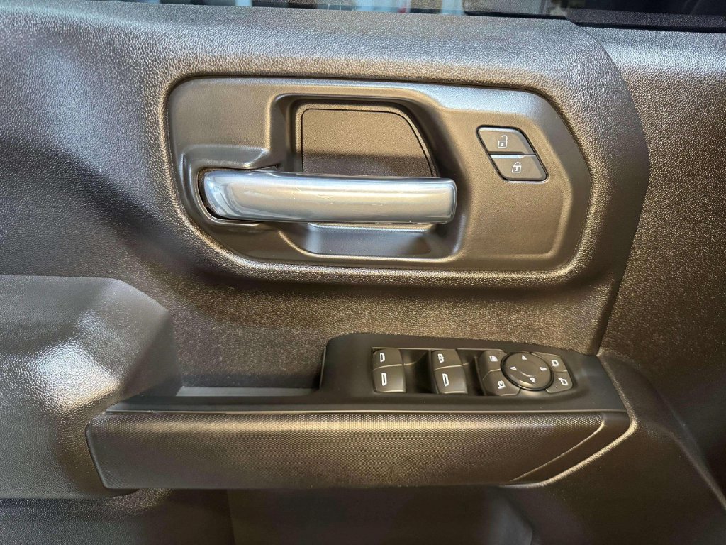 Used 2024 Chevrolet Silverado 2500 Custom AWD/4WD image 9