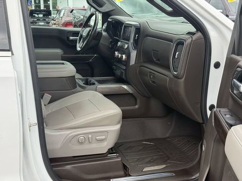 Used 2021 GMC Sierra 1500 SLT w/ SLT Premium Plus Package AWD/4WD image 17