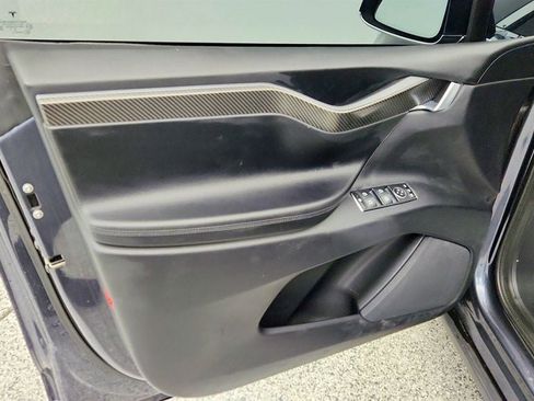 Used 2018 Tesla Model X P100D image 11