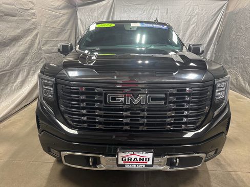 Used 2023 GMC Sierra 1500 Denali Ultimate AWD/4WD image 9