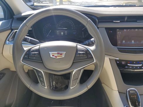 Used 2018 Cadillac XT5 Luxury w/ Driver Awareness Package image 16