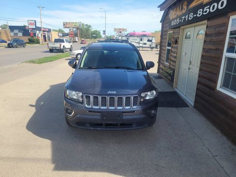 Used 2016 Jeep Compass High Altitude AWD/4WD image 3