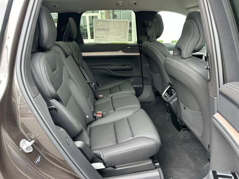 New 2025 Volvo EX90 Plus image 20