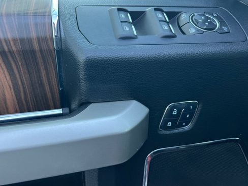 Used 2016 Ford F150 Lariat image 12