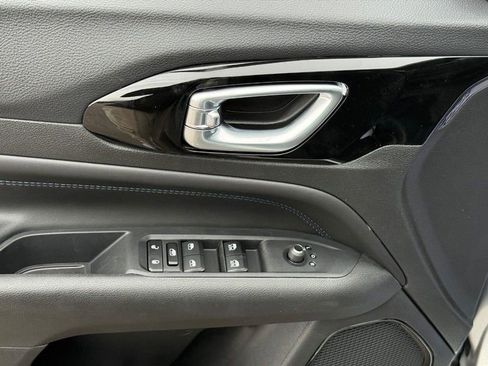 New 2026 Jeep Compass Latitude image 11