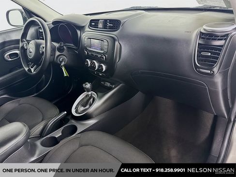 Used 2016 Kia Soul + FWD image 26