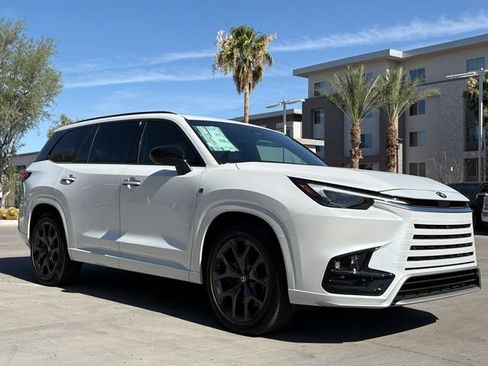 New 2026 Lexus TX 500h AWD image 2