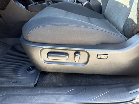 Used 2023 Toyota Tacoma TRD Sport image 11